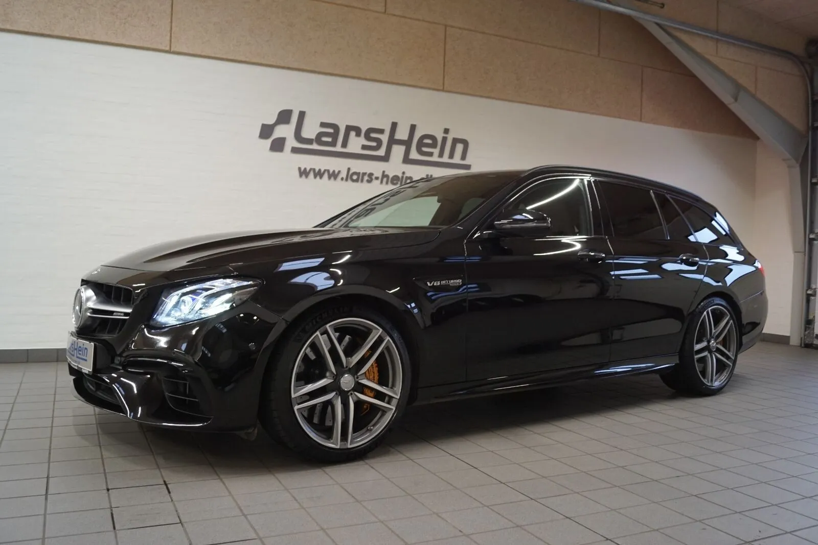 Mercedes-Benz E63 4,0 AMG S stc. aut. 4Matic+ 5d Image 2