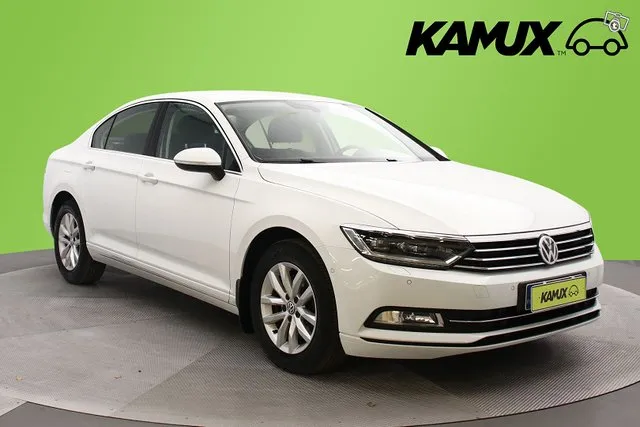 Volkswagen Passat Sedan Comfortline 1,6 TDI / Webasto / Navi Image 1